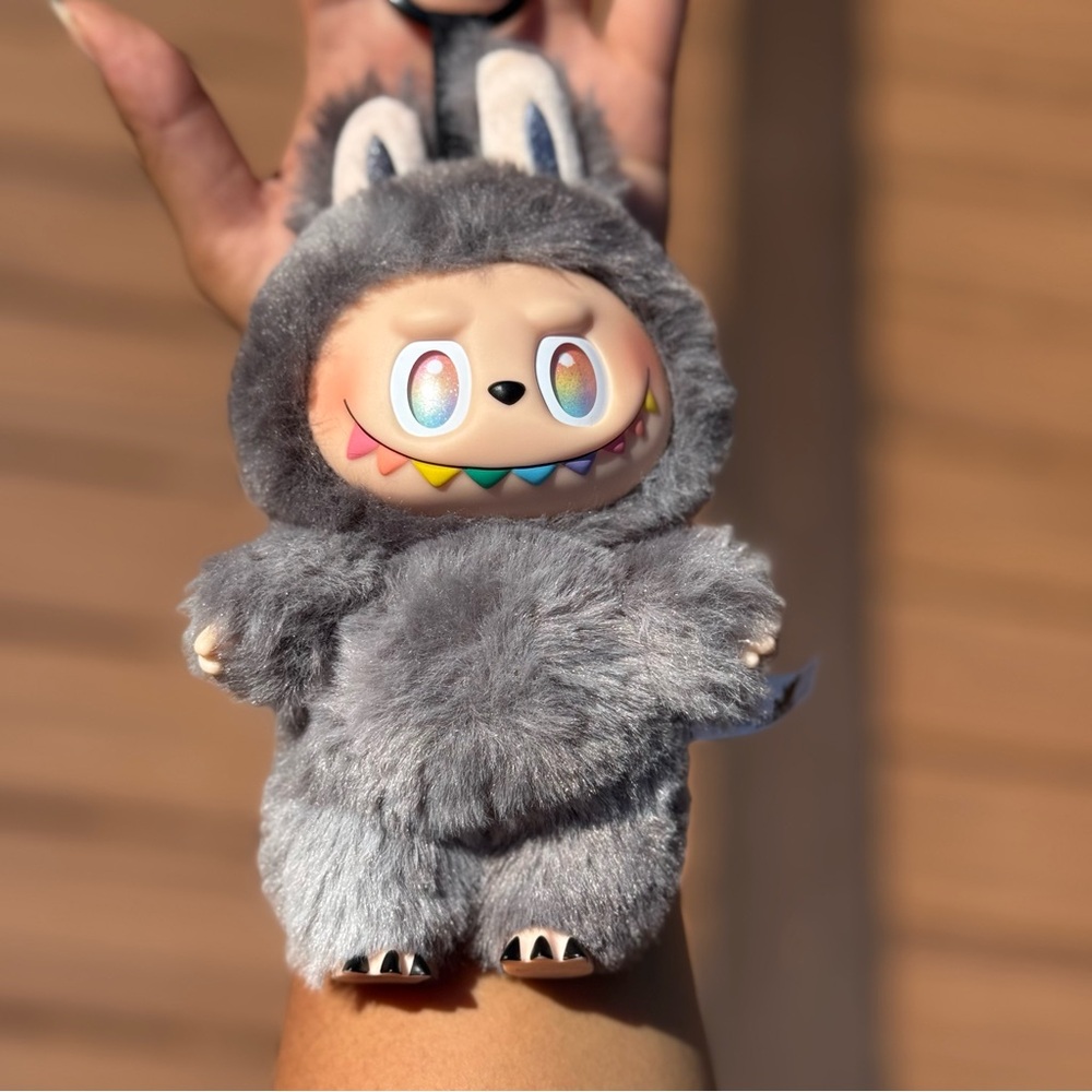 POP MART The Monsters Big Into Energy Labubu ID SECRET - Picture 2 of 15